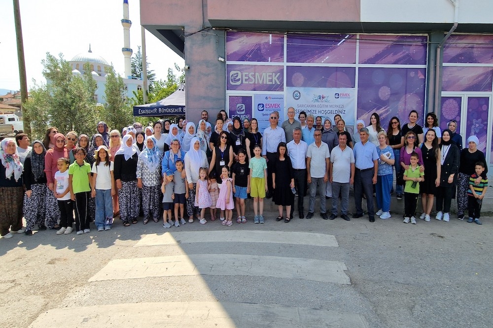 ESMEK YANSIMALAR SERGS LELERDE GZ KAMATIRIYOR